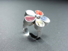 Charger l&#39;image dans la galerie, Les bijoux en argent Ana de Peru - Bague en argent pour femme &quot;Fleur&quot; avec pierres et coquillages