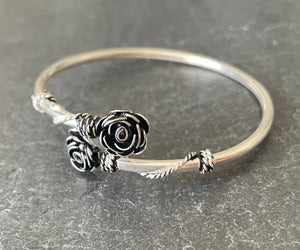 Bracelet jonc ouvert "Roses"