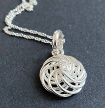 Charger l&#39;image dans la galerie, Pendentif en argent&quot;Liliana&quot;