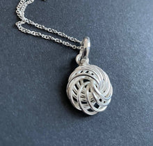 Charger l&#39;image dans la galerie, Pendentif en argent&quot;Liliana&quot;