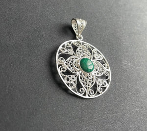 Bijou Ana de Peru - Pendentif "Esperanza" en argent, technique filigrane, pierre jade.