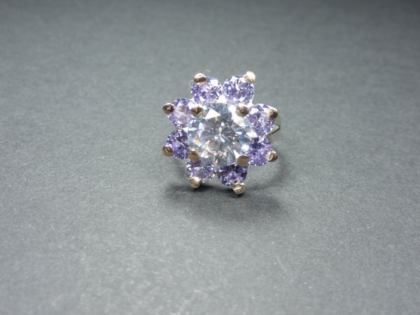 Bague fleur avec zirconiums de couleurs.-ANA DE PERU