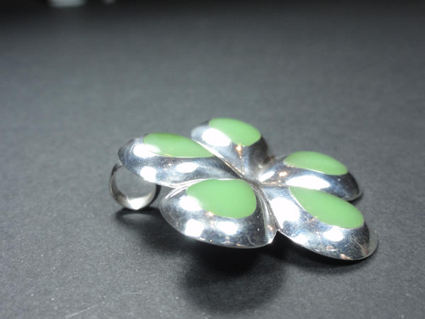 Pendentif en argent  avec jade - Les Bijoux    ANA de PERU